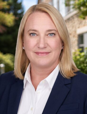 Nicole Salaman Professional Headshot