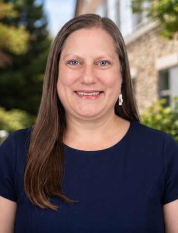 Courtney Waterbury Professional Headshot
