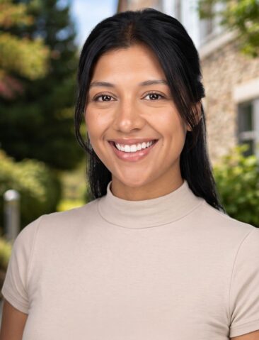 Evelyn Jacobsen Professional Headshot